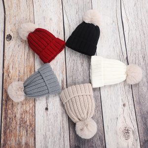 Caciula iarna cu mot pentru copii